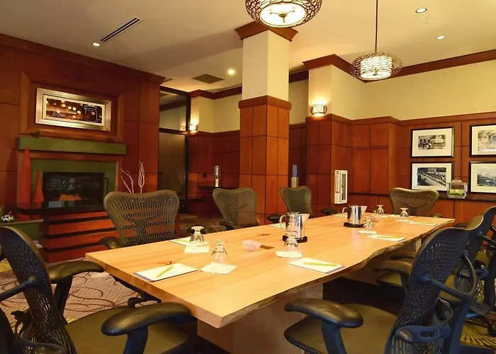 Hilton Garden Hotel 3*