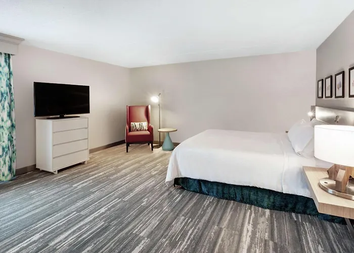 Hilton Garden Hotel 3*