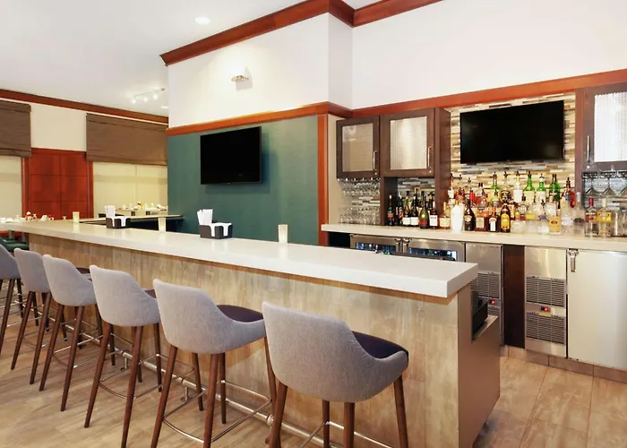Hilton Garden Hotel 3*